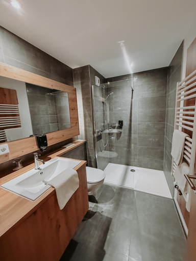 Bathroom 4, Kolping-Hotel, Schweinfurt