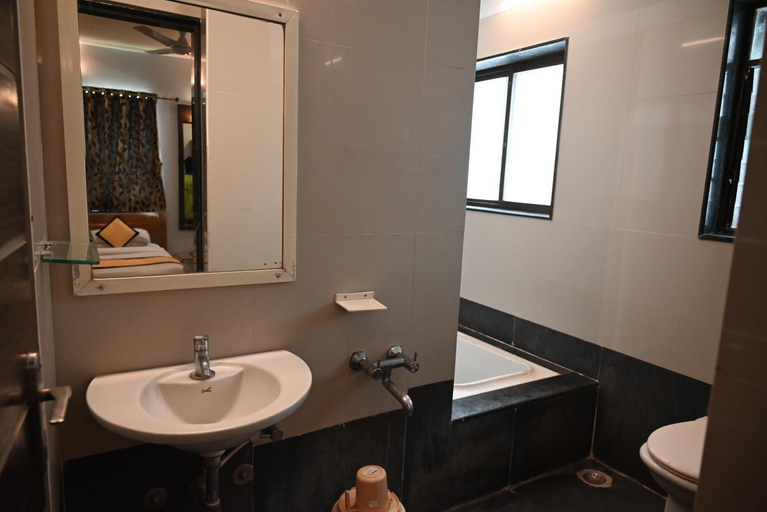 Bathroom 4, Shradha Saburi Palace Shirdi, Ahmadnagar
