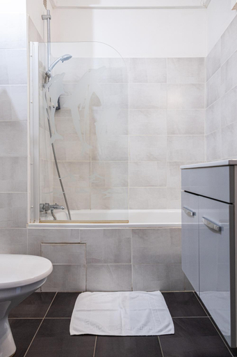 Bathroom 4, Hôtel Aquarius, Pyrénées-Orientales
