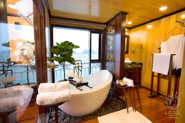 Bathroom 4, Hera Grand Luxury Cruise, Hạ Long