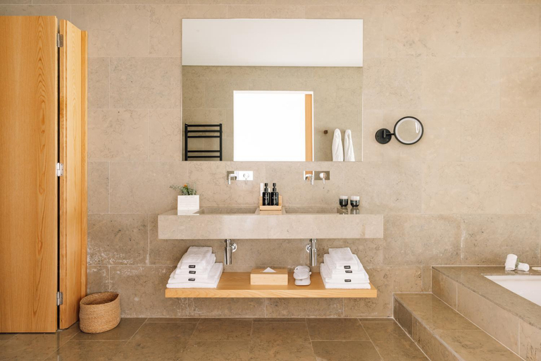 Bathroom 3, L'AND Vineyards, Montemor-o-Novo