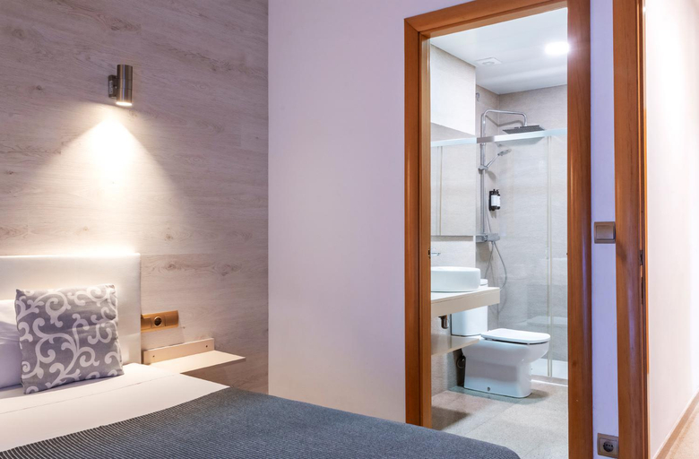 Bedroom 2, Apartments Rambla 108, Barcelona