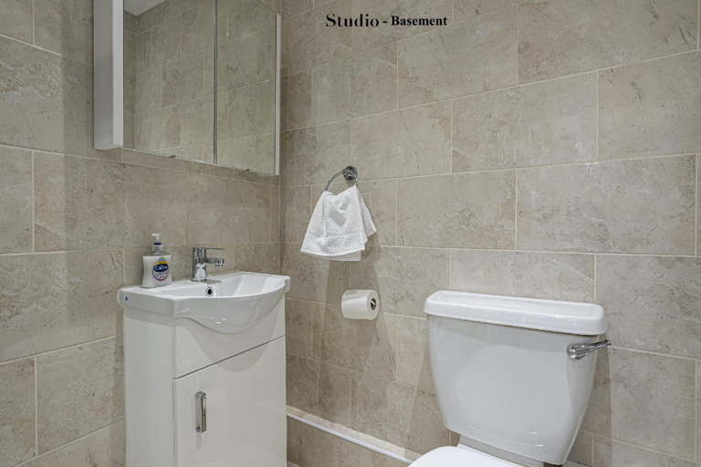 Bathroom 3, Kensington Olympia, London