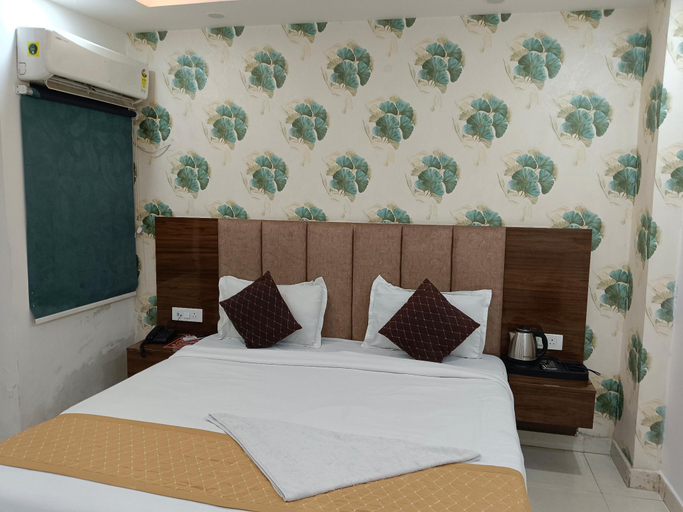 Bedroom 2, Hotel Vijaydeep Palace Near Delhi Airport, Delhi