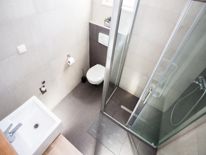 Bathroom 3, Apartments Magdales - Two Bedroom Apartment with Balcony A1, Dugi Rat