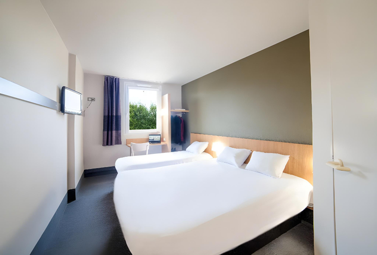 Bedroom 3, B&B HOTEL Marne-la-Vallee Bussy-Saint-Georges, Seine-et-Marne