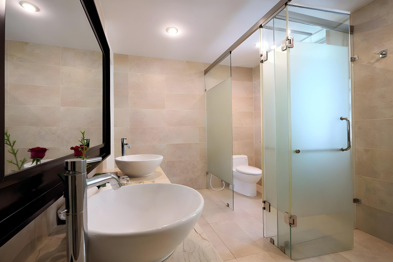 Bathroom 5, Lang Co Beach Resort, Phú Lộc