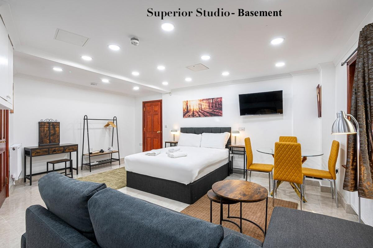 Bedroom 2, Kensington Olympia, London