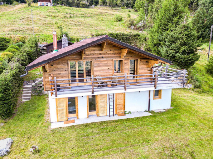 Exterior & Views 2, Chalet Capricorne Alpine Chique Sauna, Martigny