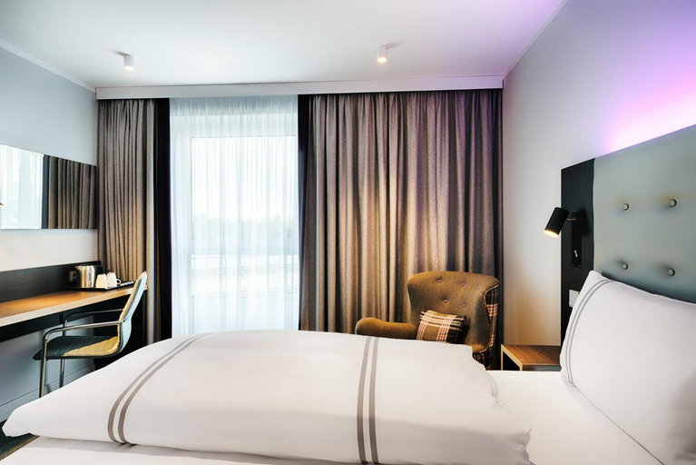 Bedroom 3, Premier Inn Lübeck City Centre, Lübeck