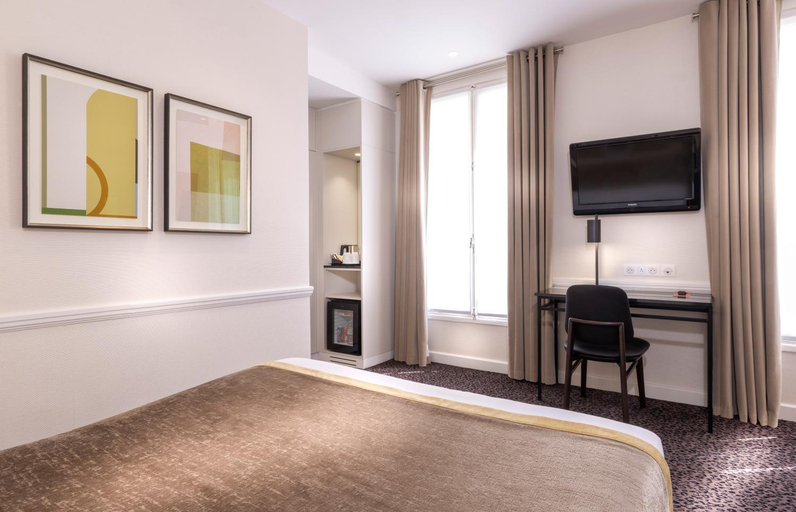 Bedroom 3, Elysees Union, Paris