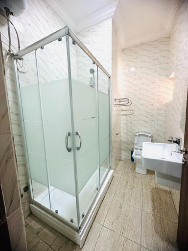Bathroom 3, Davina Hill Resort and Hotel, AbujaMun