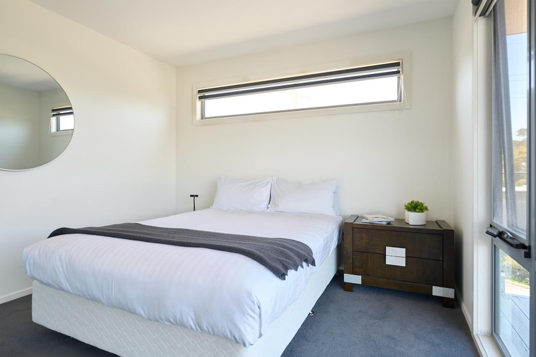 Bedroom 3, Deja Blue 1 - Freycinet, Glamorgan-Spring Bay