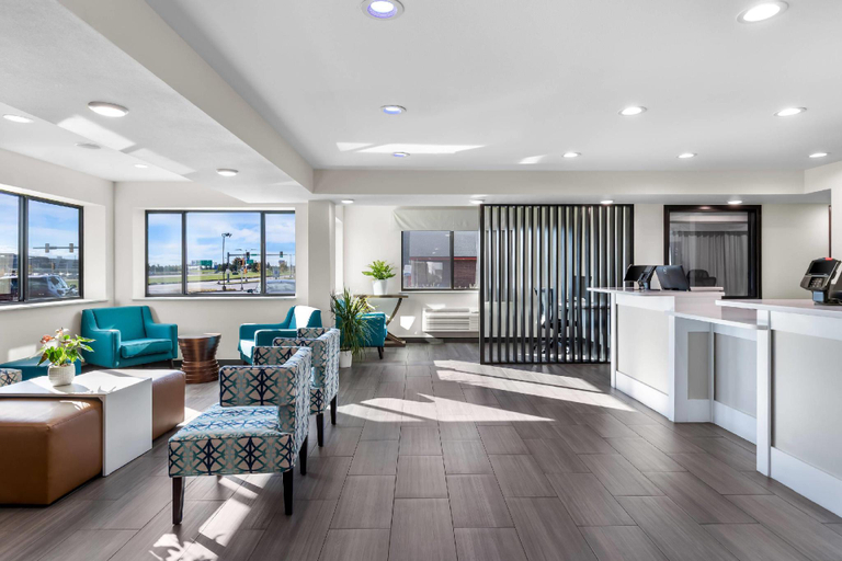 Public Area 2, Clarion Pointe Milwaukee Airport, Milwaukee