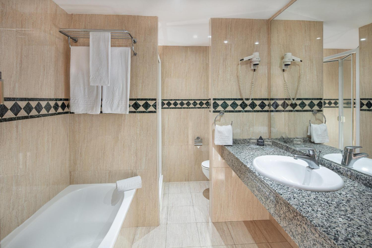 Bathroom 5, Mogan Princess & Beach Club, Las Palmas