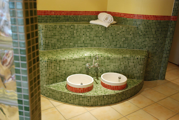 Bathroom 3, ABACUS Tierpark Hotel, Berlin