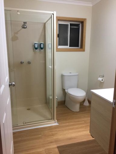 Bathroom 5, White Sands Estate, Break O'Day