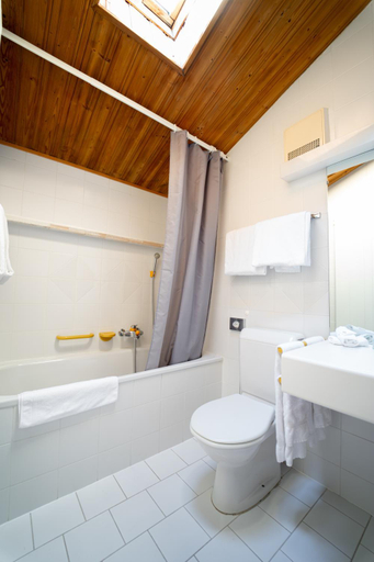 Bathroom 4, Hotel Magrappe, Sion