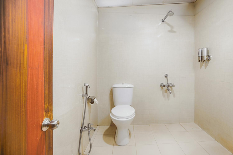 Bathroom 5, LA NICHOLAS - LAKE VIEW ( BY SUMMIT HOTELS), East Khasi Hills