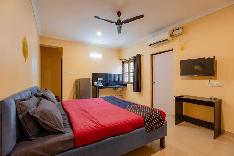 Bathroom 4, New White Minar, North Goa