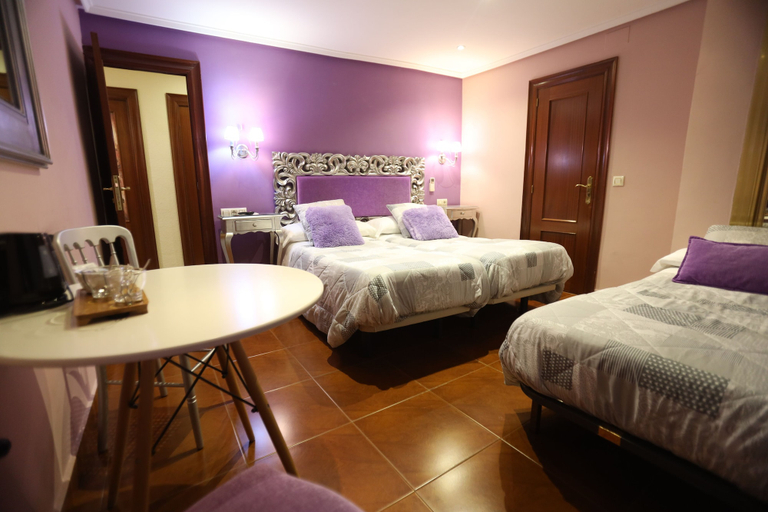 Bedroom 5, Hostal Goya Suites, Salamanca