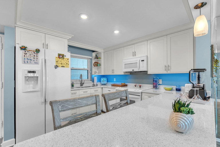 Private kitchen 2, Treasure Sands #502, Pinellas