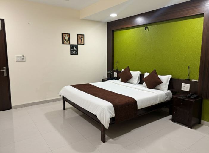 Room 3, Hotel Opal Edge, Indore