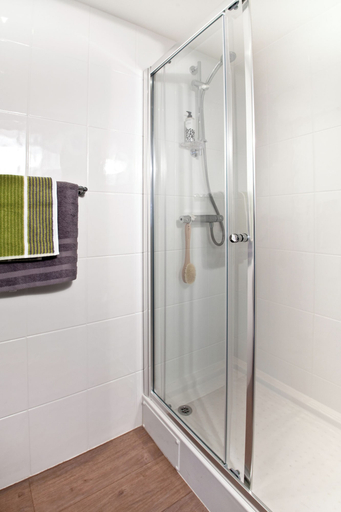 Bathroom 4, Student Only Summit House, Cardiff
