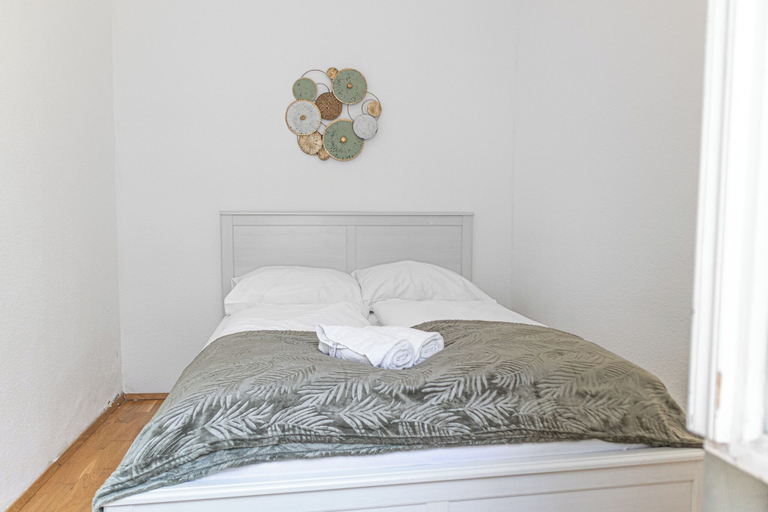 Room 2, Beautiful 2BR Apartment Near Rennweg, Wien