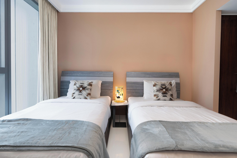 Room 3, Lux BnB Boulevard Point Burj Views, Dubai