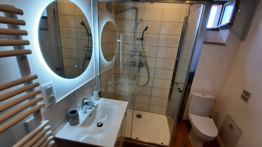 Bathroom 4, Maison d'hôtes - Mas de Boissière, Gard