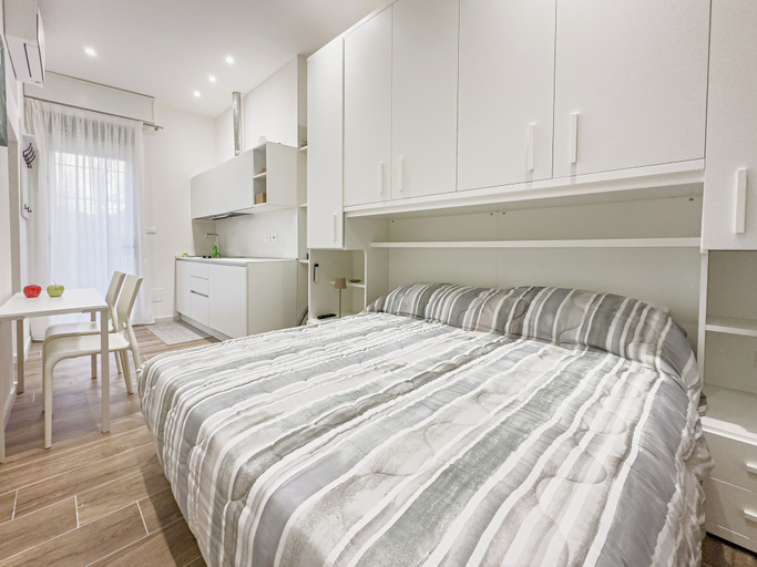 Bedroom 2, Emilia House, Bologna