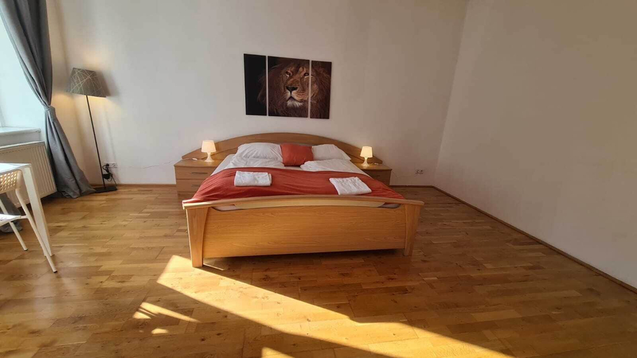 Room 2, Comfortable 3BR Apartment Belvedere Area, Wien