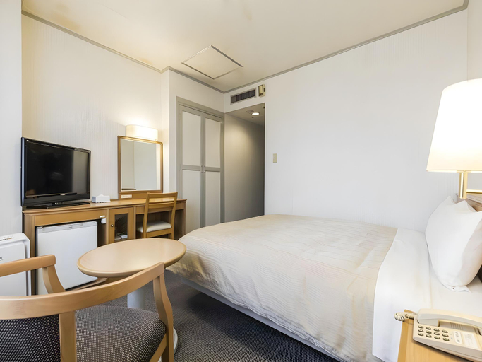 Bedroom 3, Nishitetsu Inn Fukuoka, Fukuoka