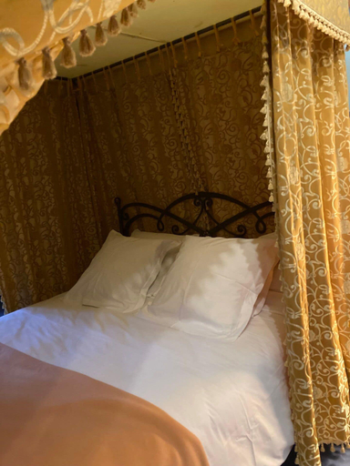 Bedroom 3, Château de Ré, Indre-et-Loire
