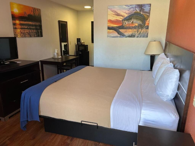 Bedroom 5, Budget inn, Okeechobee