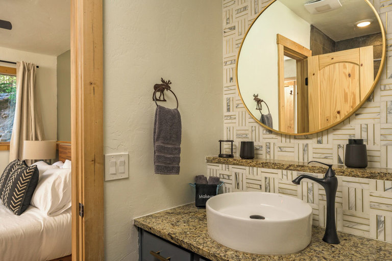 Bathroom, Skyline Lodge, Clear Creek
