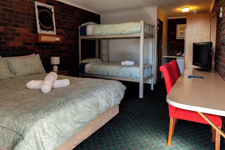 Bedroom 4, Sanz Motel Wentworth, Wentworth