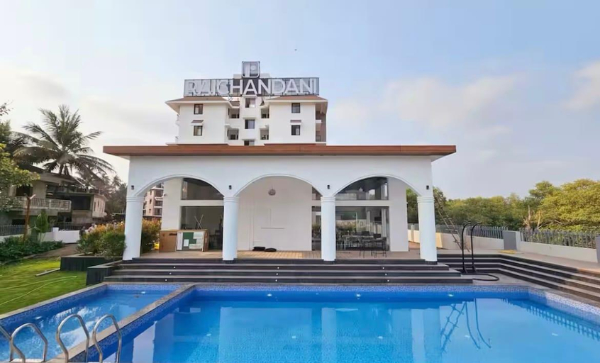 Sport & Beauty 2, Pillowtalk 1bhk with Pool Apartment in Candolim , North Goa