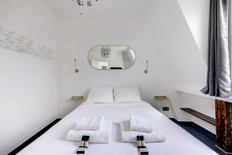 Room 5, 26ROSIERS, Paris