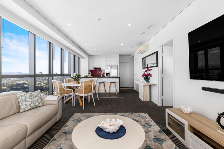 Others 4, Stunning River View 2-Bed with Pool, Sauna and Gym, Brisbane