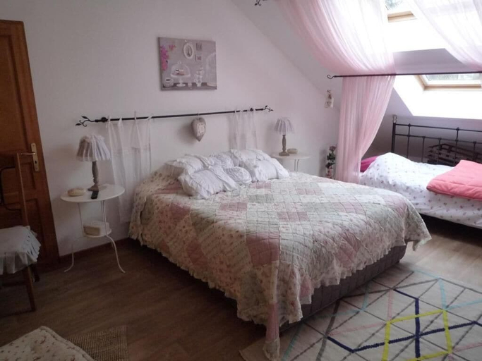 Bedroom 2, Le Verger du Sausset, Côte-d'Or