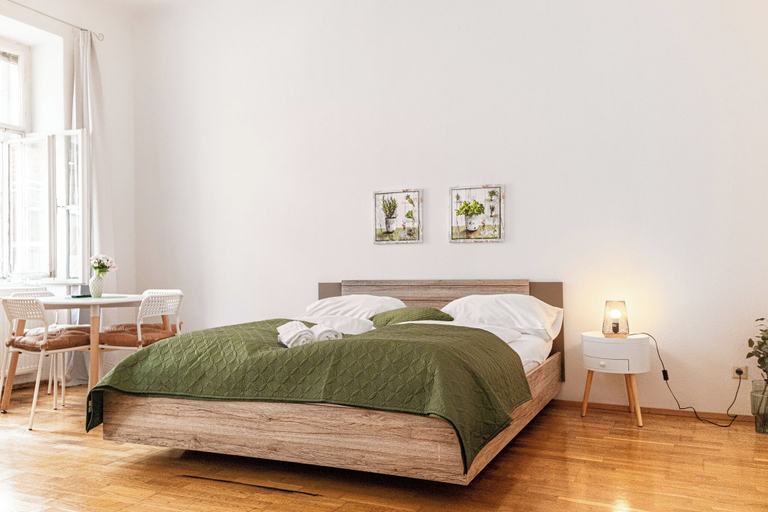 Room 4, Beautiful 2BR Apartment Near Rennweg, Wien