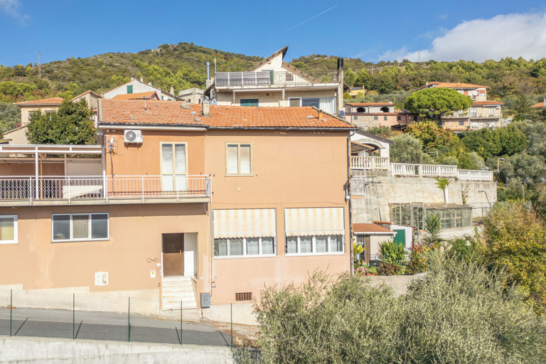 Front of property 4, Casa Di Bruna Seaview Garden Albenga, Savona