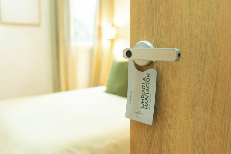 Room 4, Tierra Blanca, Madrid