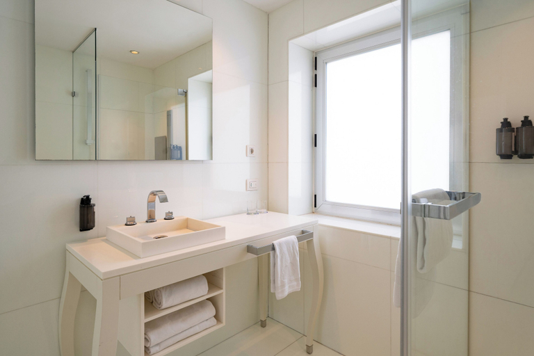 Bathroom 3, Hotel Palma Avenidas, Baleares