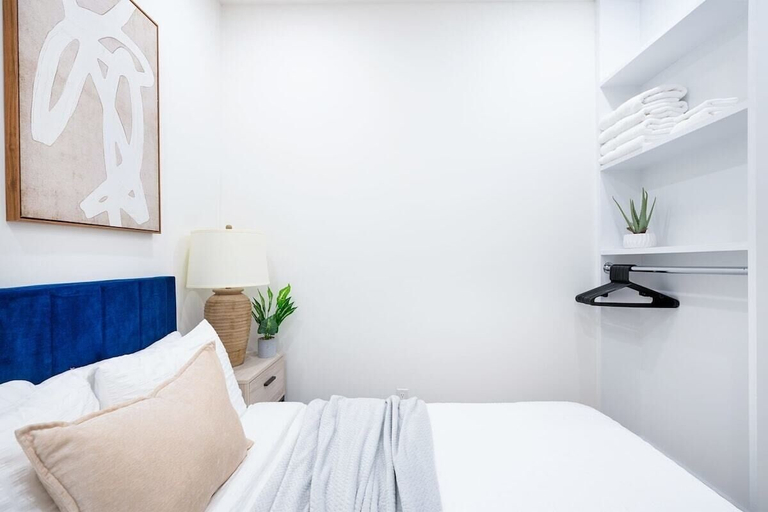 Room 4, 48 Midtown West Apt, New York