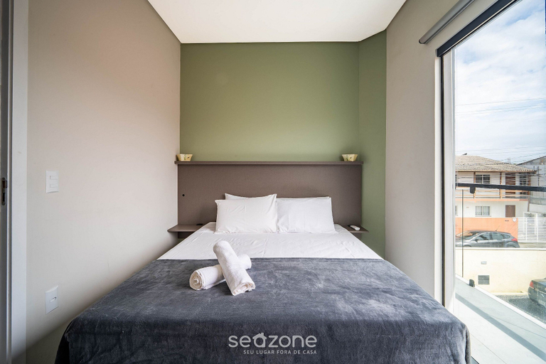 Room 2, Apto moderno c/varanda em Campeche CRN101, Florianopolis