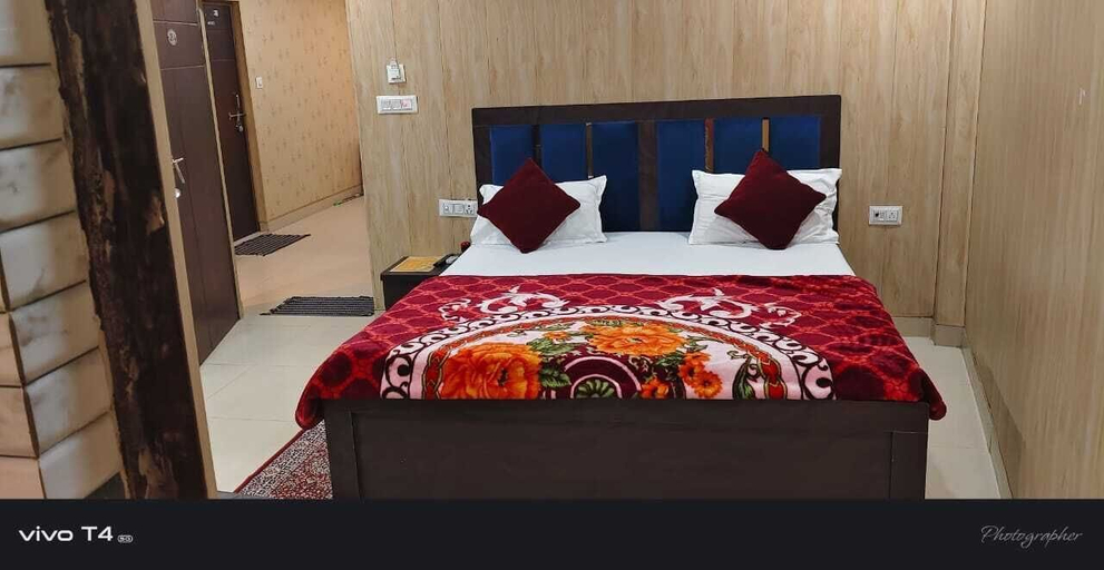 Room 1, Shree Radharaman Palace, Faizabad