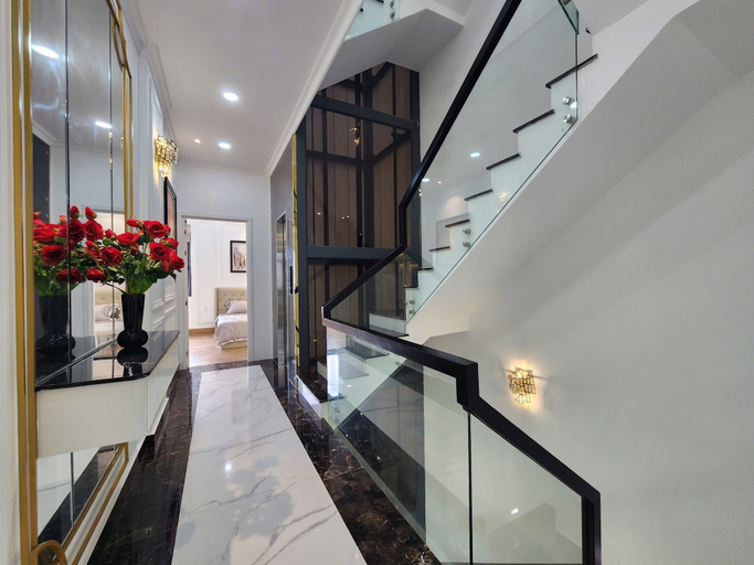 Interior entrance, Huynh Tan Phat Home, Nhà Bè